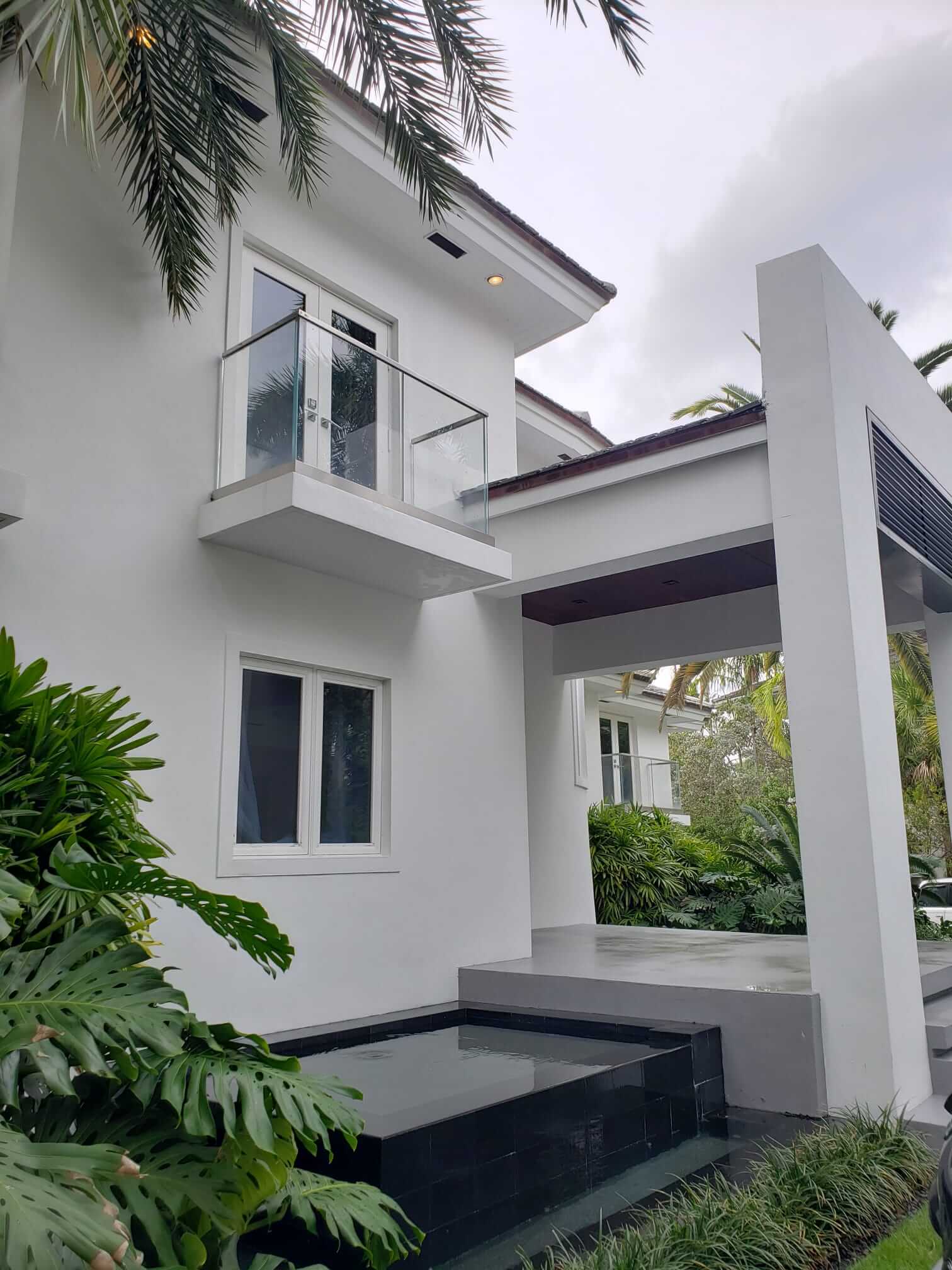 Modern Elegance: White & Black Masterpiece - 2