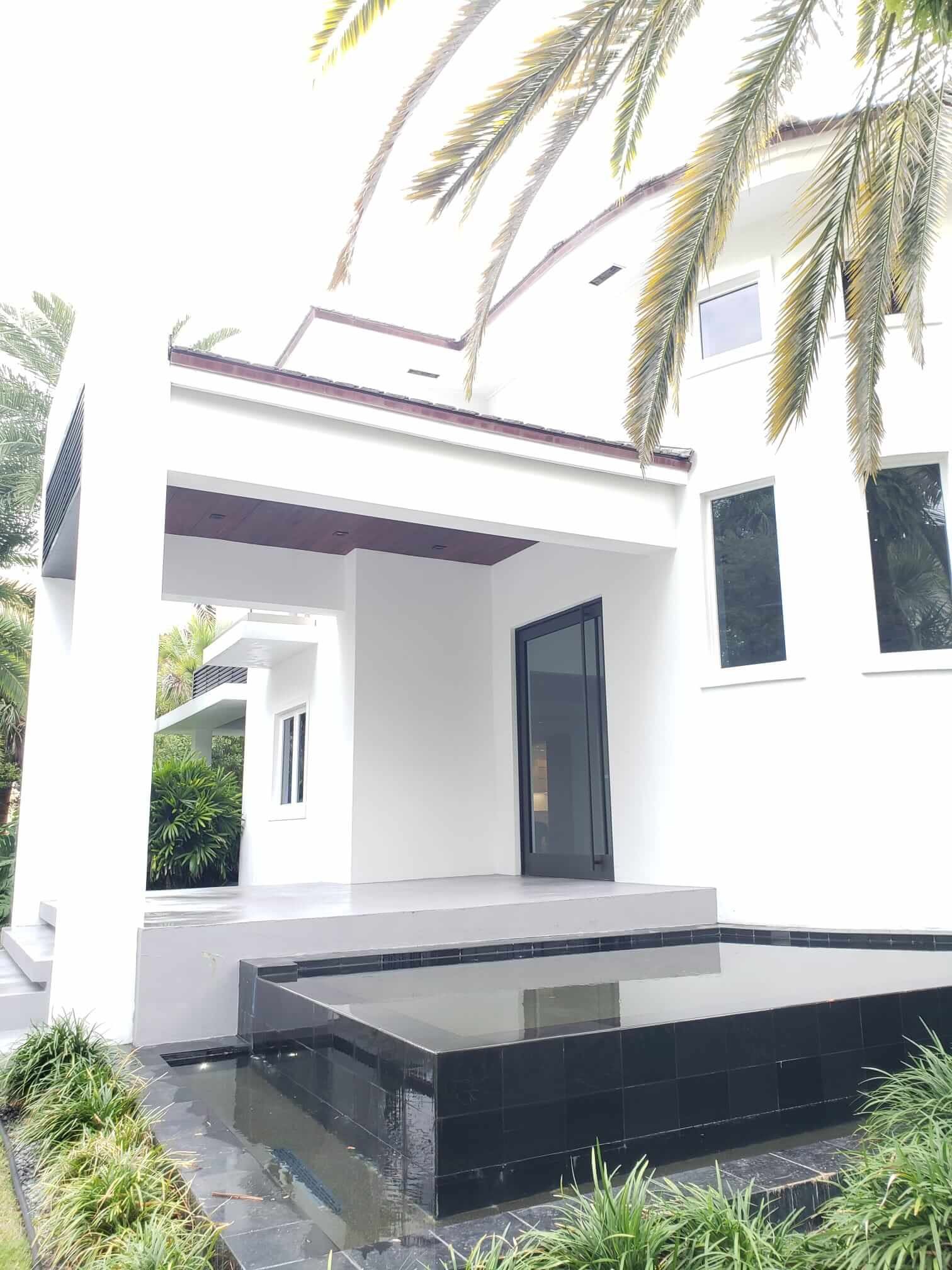 Modern Elegance: White & Black Masterpiece - 3