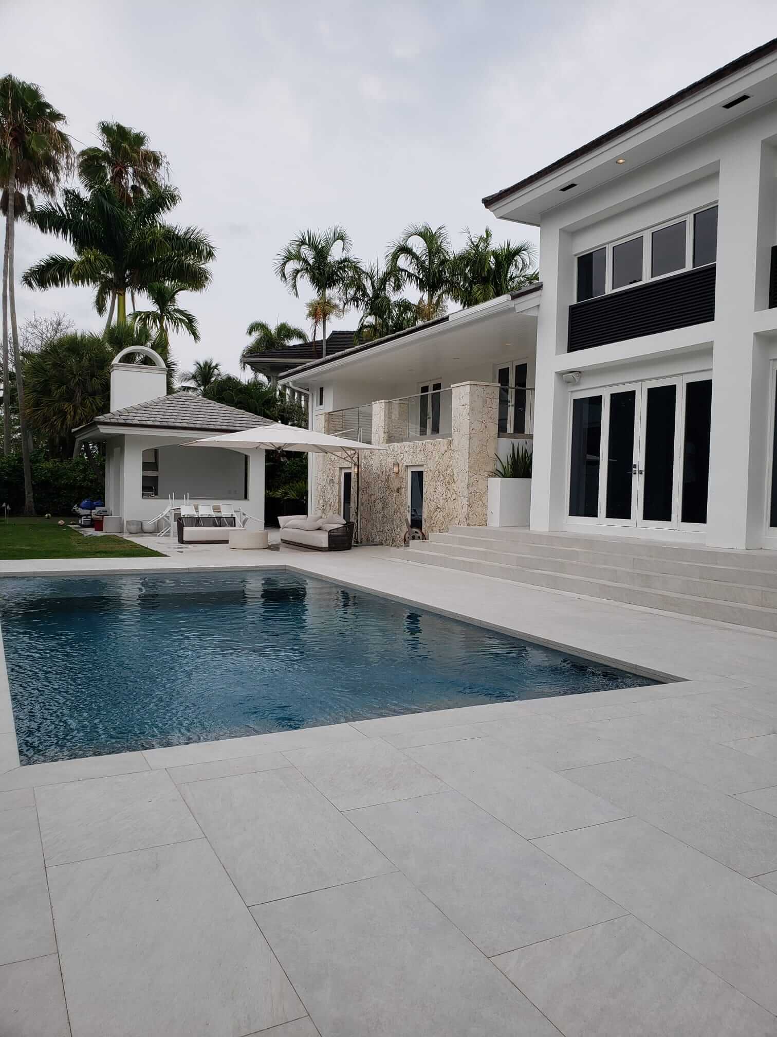 Modern Elegance: White & Black Masterpiece - 8