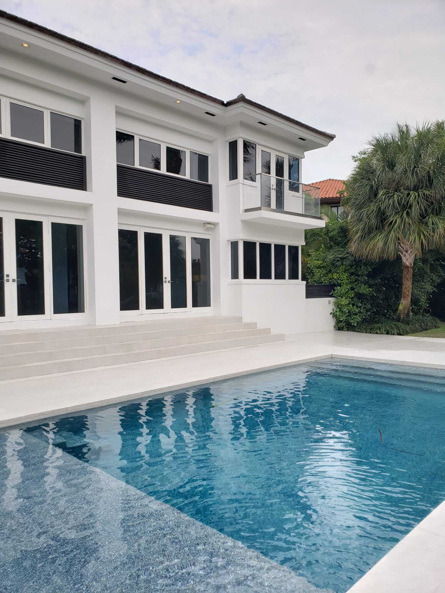 Modern Elegance: White & Black Masterpiece