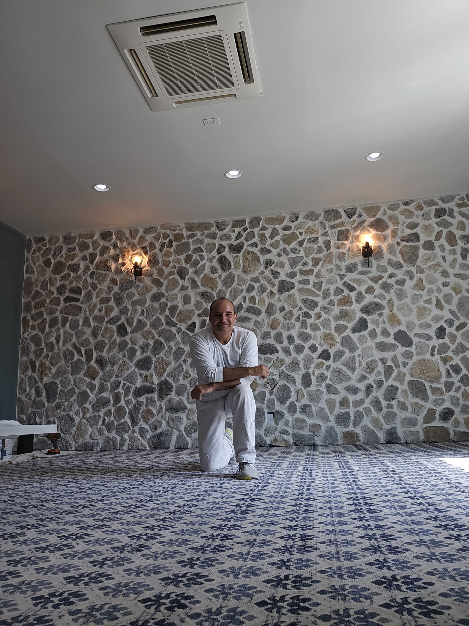 Stone Wall Accent - 14