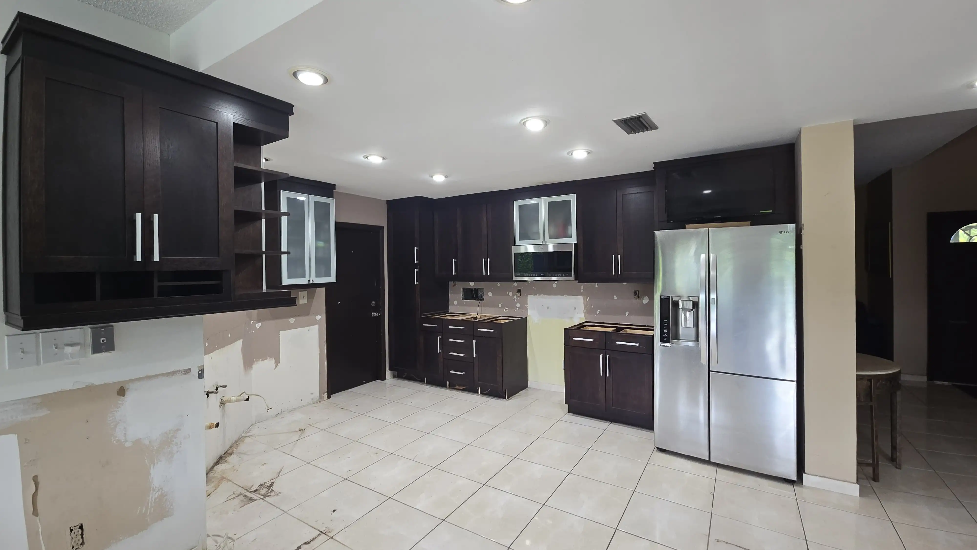 Modern Kitchen Cabinet Installation - 1