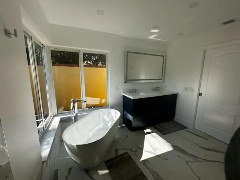 Bathroom Remodeling image